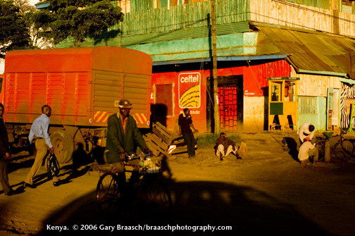Kenya 11/06. Men wait for work and variously hang out along highway, Katarina, near Nyari Kenya.